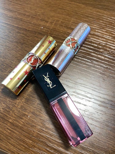 可愛いから買ったので
マスクにはつく
色もちも別にそんなにしない
ただ可愛い

#YVES SAINT LAURENT BEAUTE #ルージュ ヴォリュプテ シャイン #シャンパン