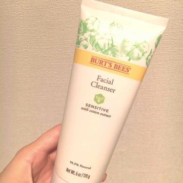 🐝🍯
burt's bees farcical cleanser
#オーガニック #バーツビーズ
🐝🍯

リップとかから入って、ボディクリームがよかったので、
cleanserを購入！

めっちゃよい
