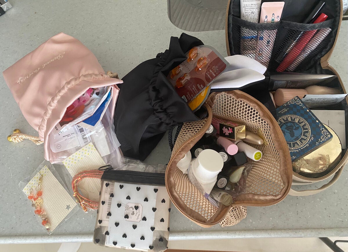 ぷぅぴぃ《紫コス部💜💗》 on LIPS 「リビングにある私のコスメ収納1部⭐️#RUさまからのリクエスト..」(6枚目)