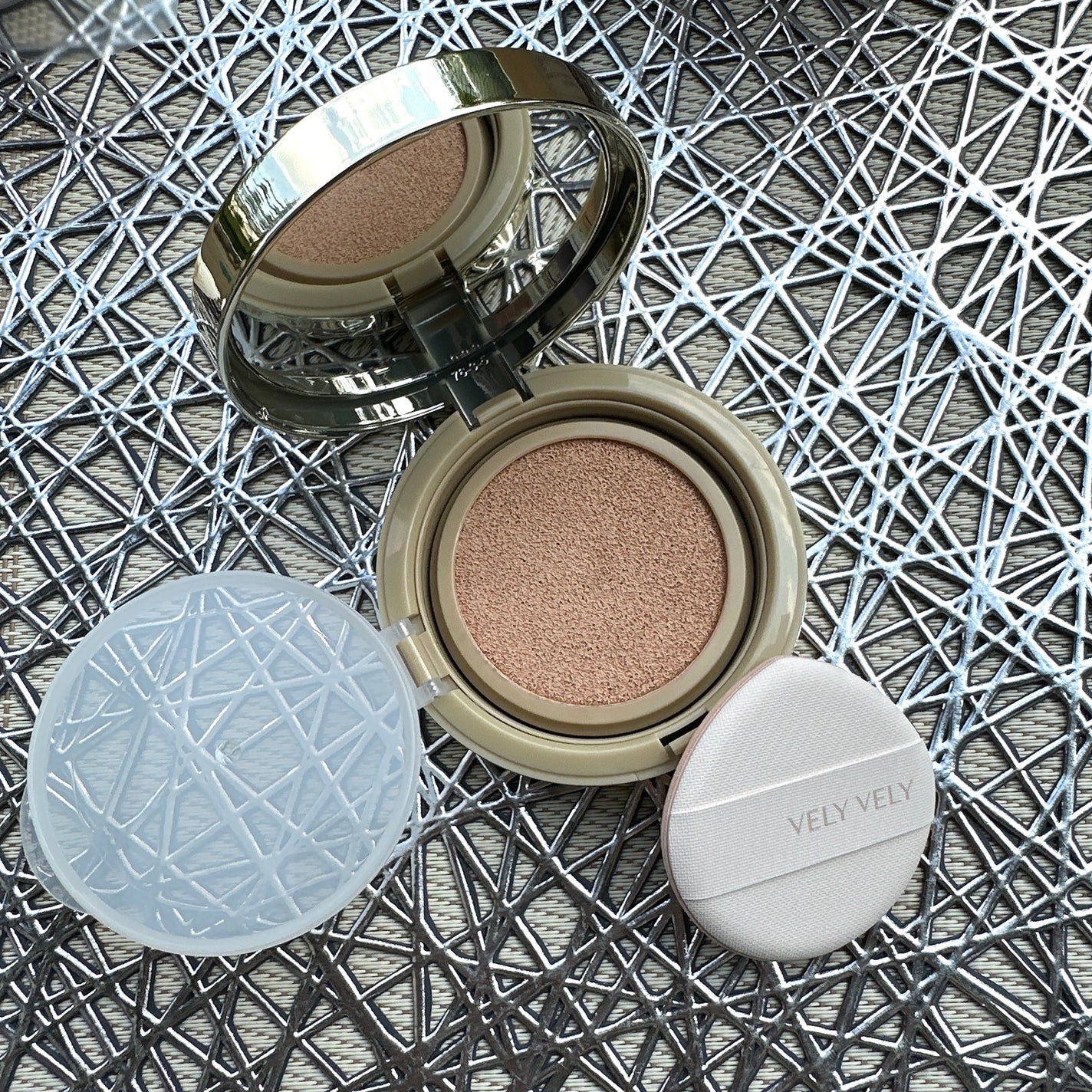 はちみつツヤ肌クッションファンデ/VELY VELY/クッションファンデーションを使ったクチコミ(2枚目)