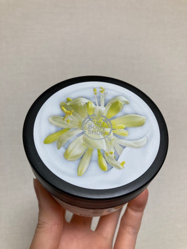  初のモリンガ！



THE BODY SHOP

ボディヨーグルト モリンガ



どんな香りが知らずに買ったんですが、

南国のお花って感じです！w


ボディヨーグルトも初ですが、

なめらかで伸ばしやすくていいですね！👌


夏の保湿によさそう！


の画像 その1