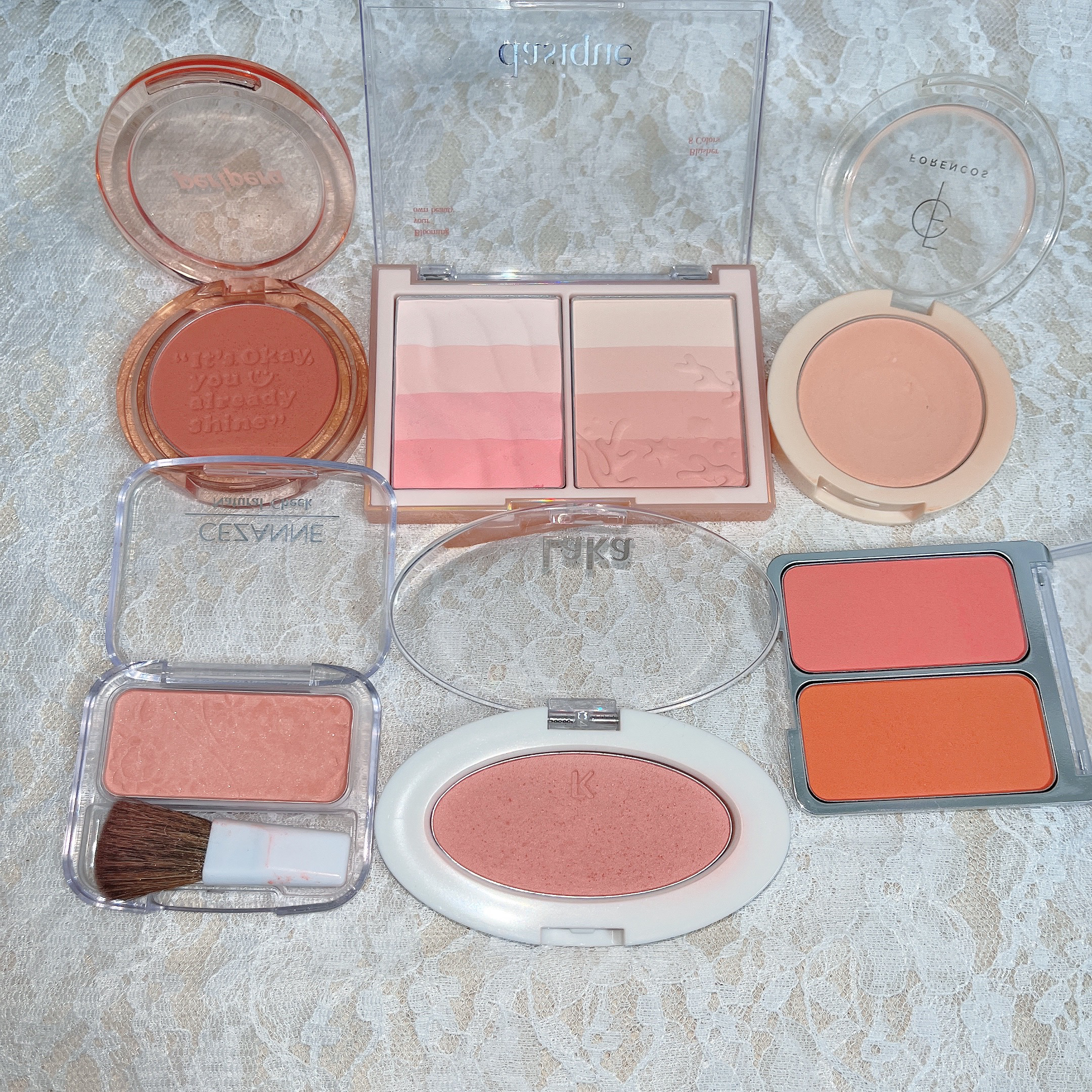 ベアブラッシャー パフ付き 03 ハッピー/フォレンコス/パウダーチークを使ったクチコミ（3枚目）