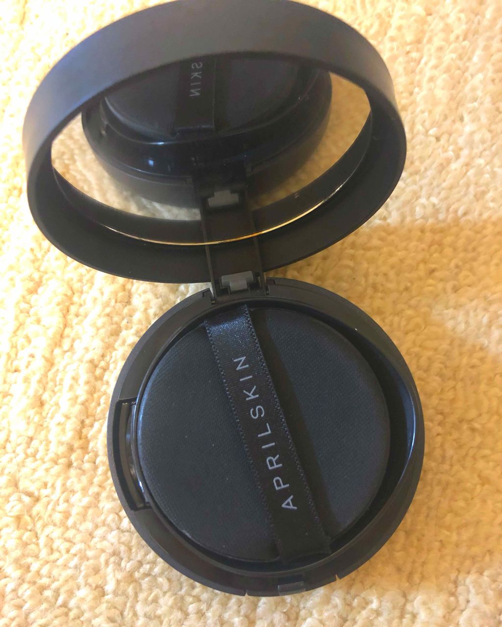 マジックスノークッション ブラック 2.0/APRILSKIN/クッションファンデーションを使ったクチコミ(2枚目)