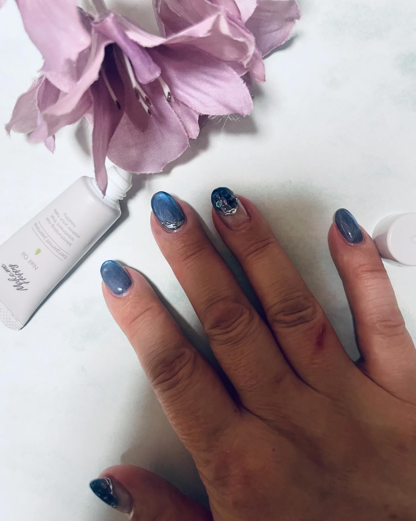 ぱすかる on LIPS 「簡単塗布でベタつきなし。コンパクトなデザインでポーチに入れても..」(4枚目)