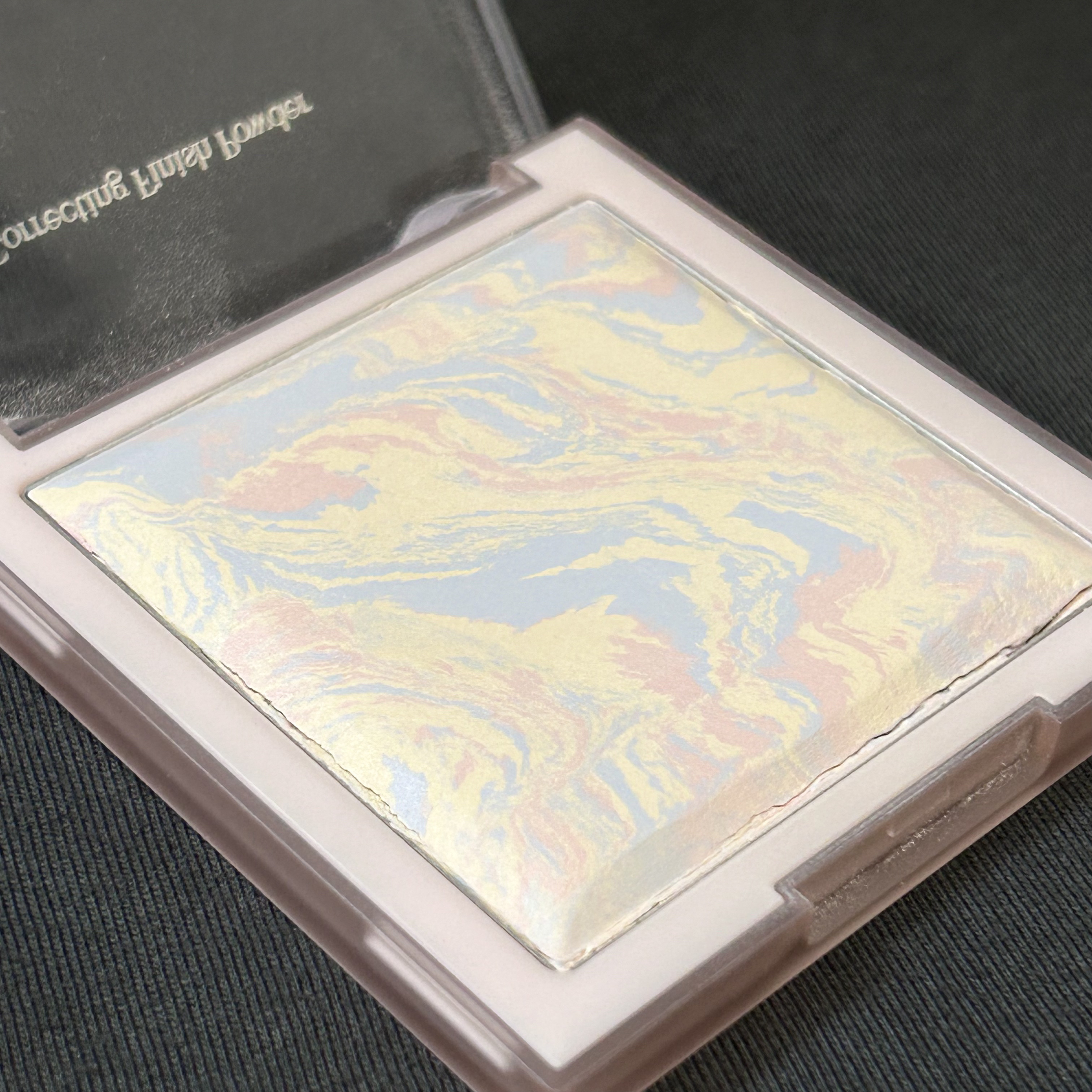 コレクティングフィニッシュパウダー 01 コットンライト/dasique/プレストパウダーを使ったクチコミ（2枚目）