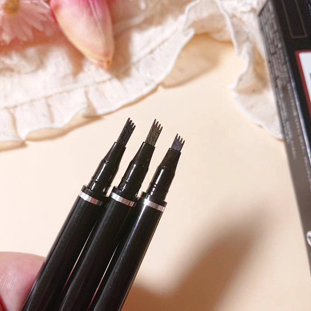 Ver2.0四つ又リキッドアイブロウ/LANFO/リキッドアイブロウを使ったクチコミ（2枚目）