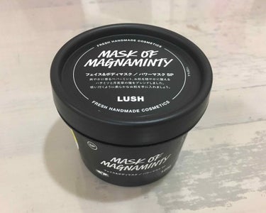 LUSHの商品に最近ハマってて！匂い苦手…っていうわけでなければ、是非一度行ってみてください！絶対何かしらいい商品見つかると思いますよ！！😉


では本題。


LUSH パワーマスク SP


これは