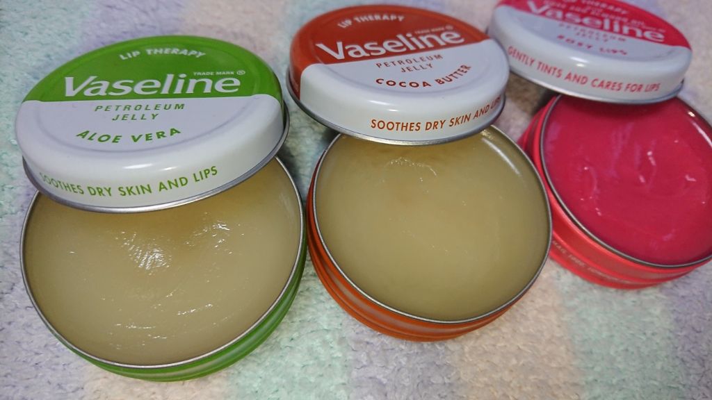 ヴァセリン リップ モイストシャイン オリジナル/ヴァセリン/リップバームを使ったクチコミ（3枚目）