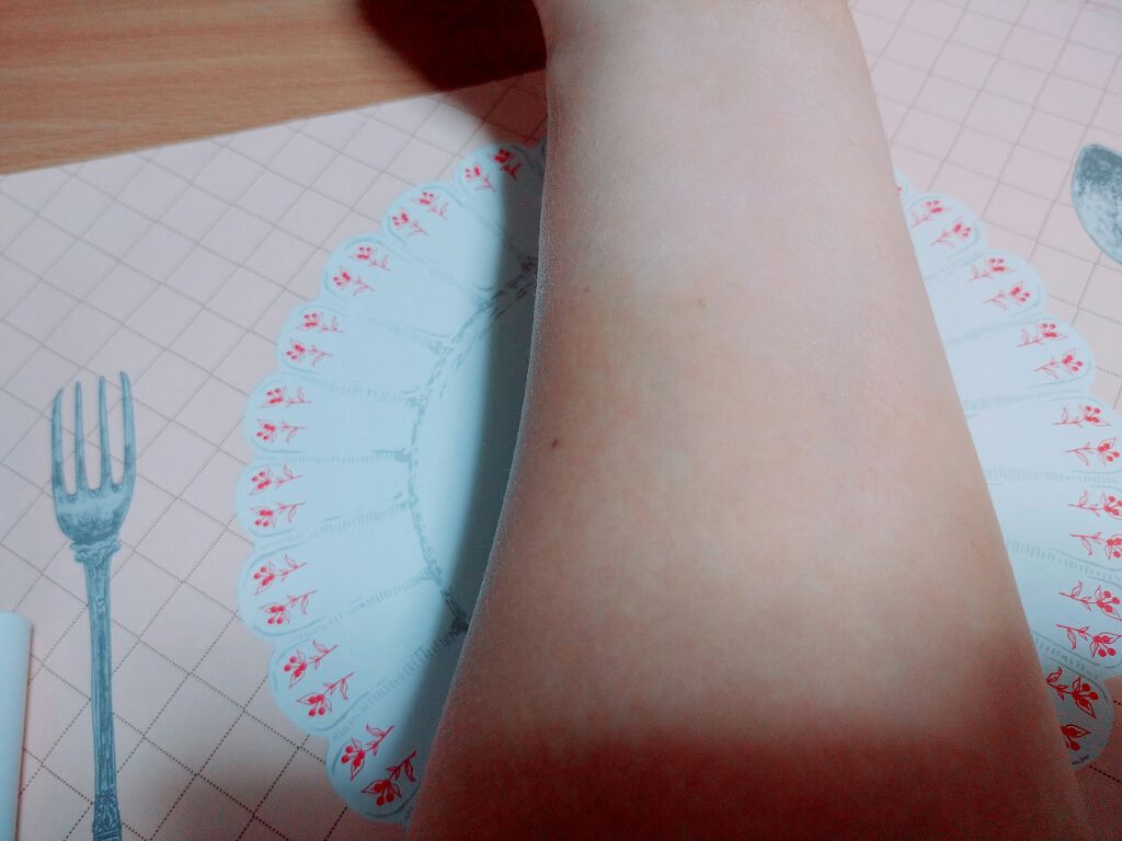 pure milk White Tone up Cream/the SAEM/化粧下地を使ったクチコミ（2枚目）