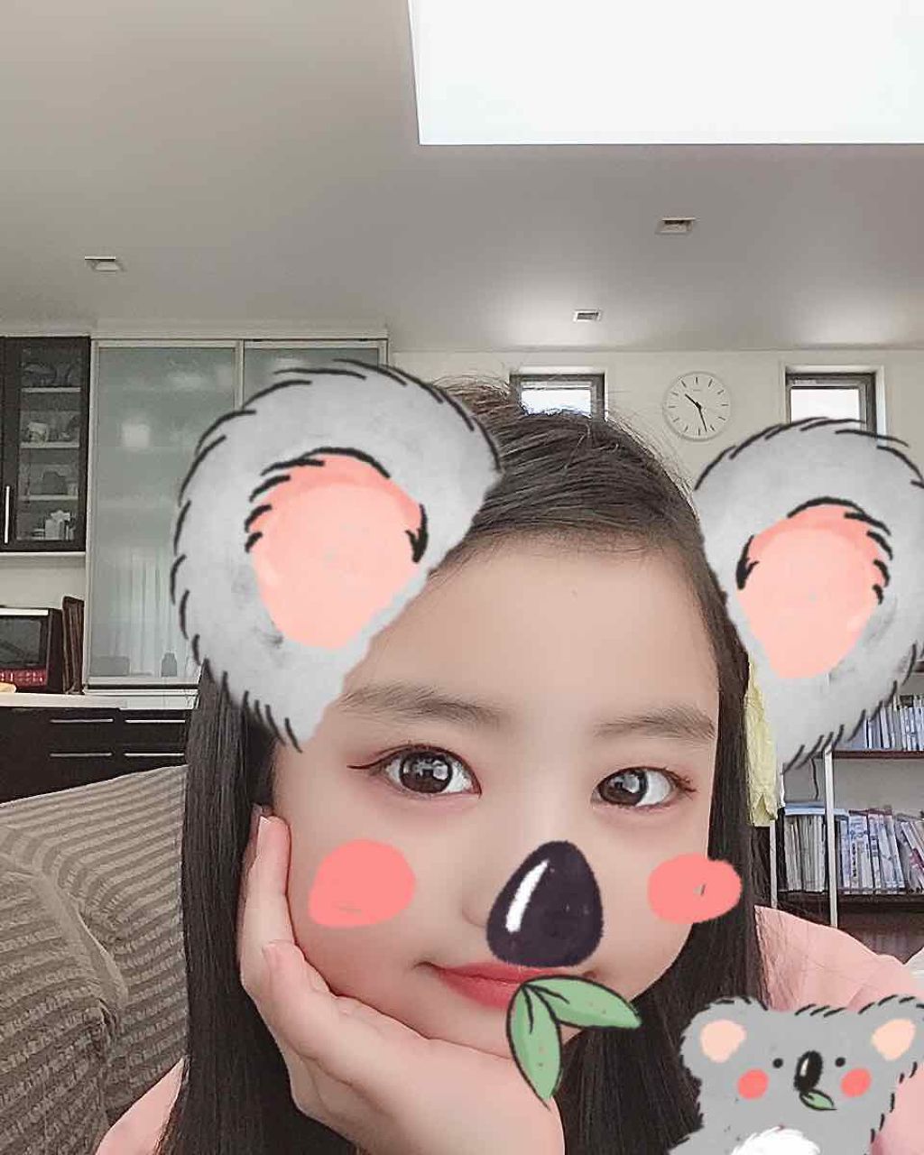 白雪彩羽 on LIPS 「カラコン入りすっぴんとカラコン入りメイクです次はメイク動画と巻..」(2枚目)