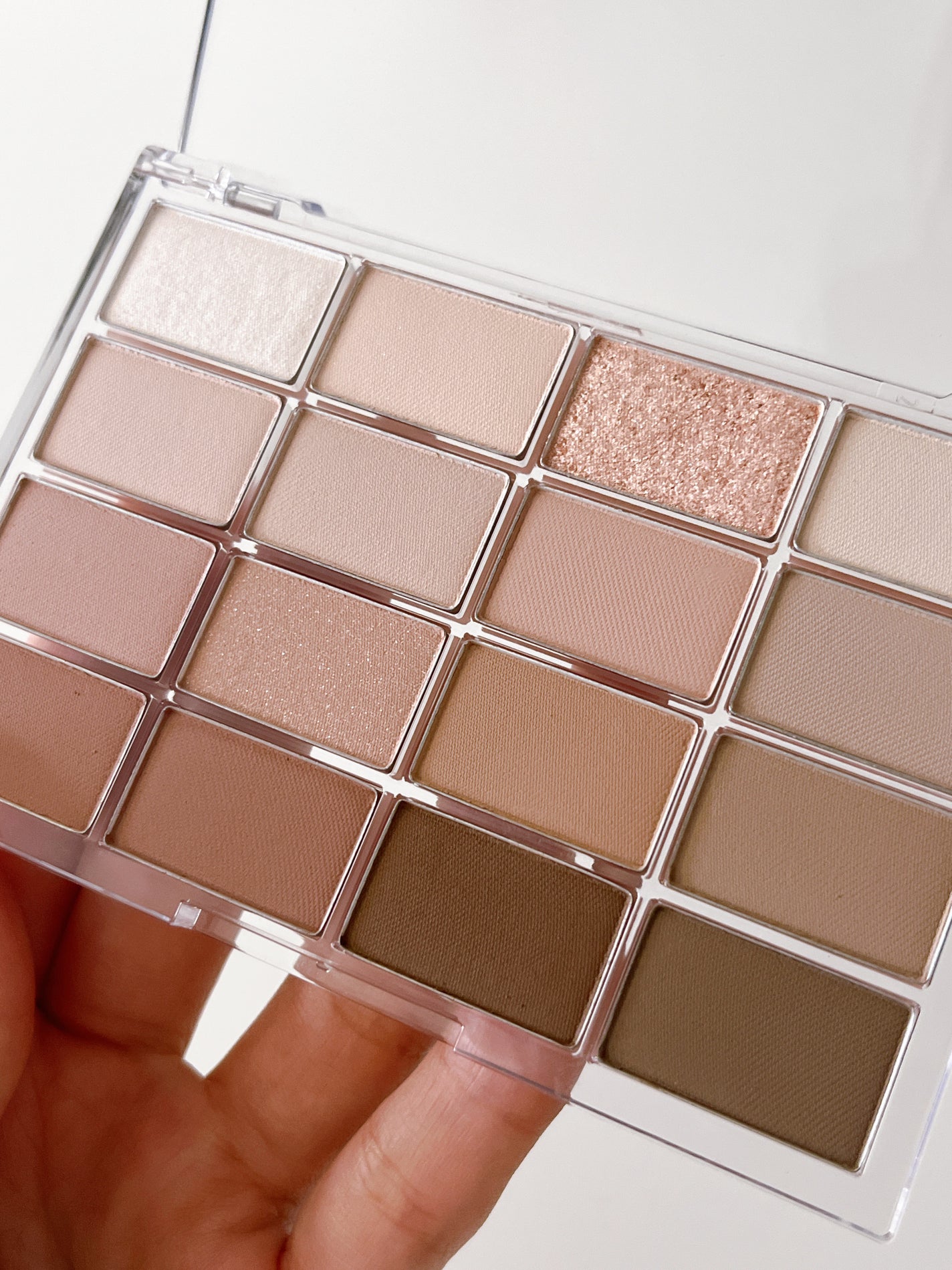 ソフトブラーリングアイパレット/wakemake/アイシャドウパレットを使ったクチコミ(4枚目)