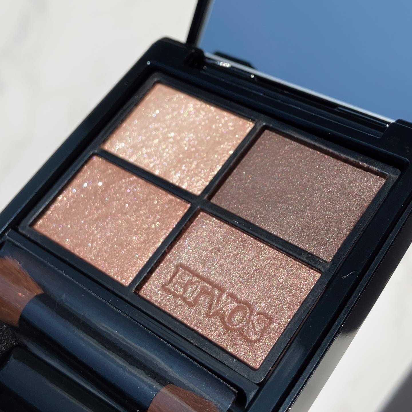 ミネラルクラッシィシャドー/エトヴォス/アイシャドウパレットを使ったクチコミ（2枚目）