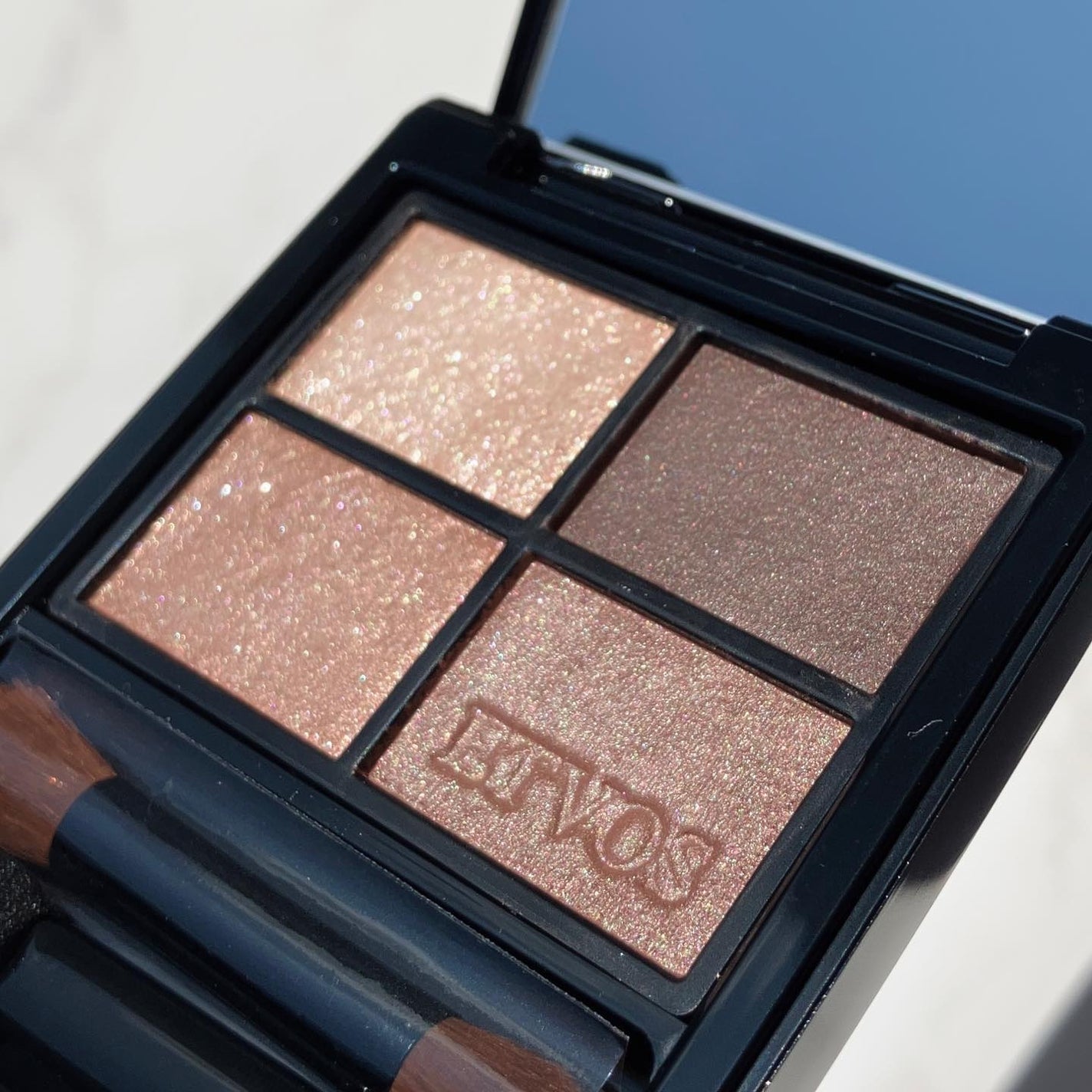 ミネラルクラッシィシャドー/エトヴォス/アイシャドウパレットを使ったクチコミ(2枚目)