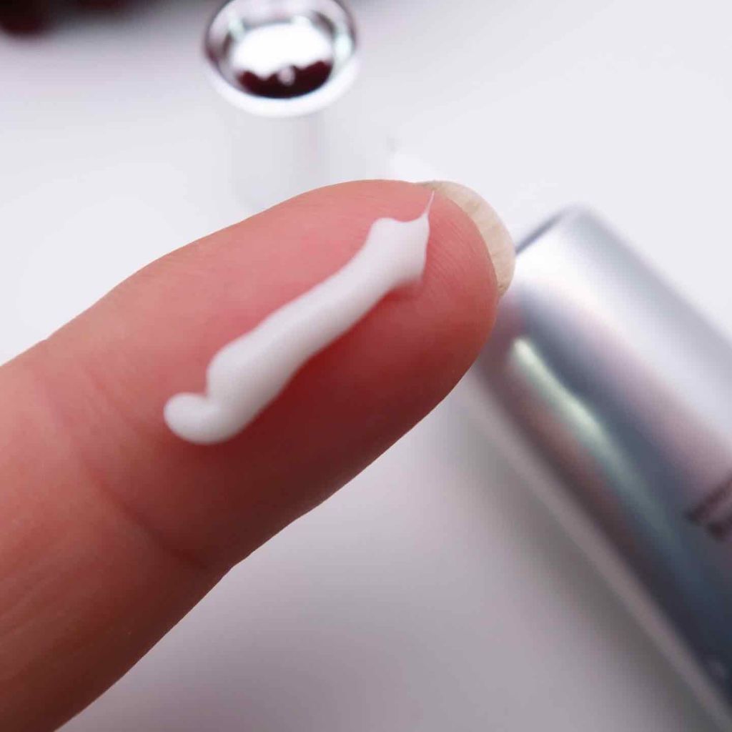 ミスクレオ on LIPS 「年齢的にも肌が乾燥しやすいし保湿しても潤いがキープ出来てないの..」(3枚目)