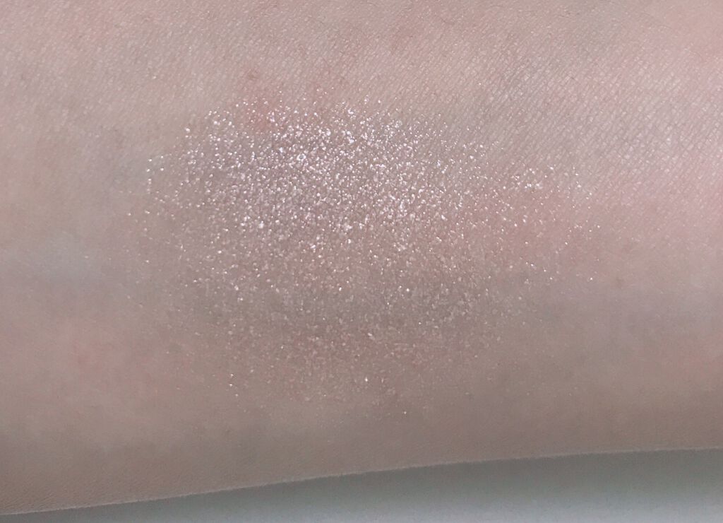 UR GLAM　POWDER EYESHADOW ヌーディーピンク〈パールラメ〉/U R GLAM/単色アイシャドウを使ったクチコミ（2枚目）