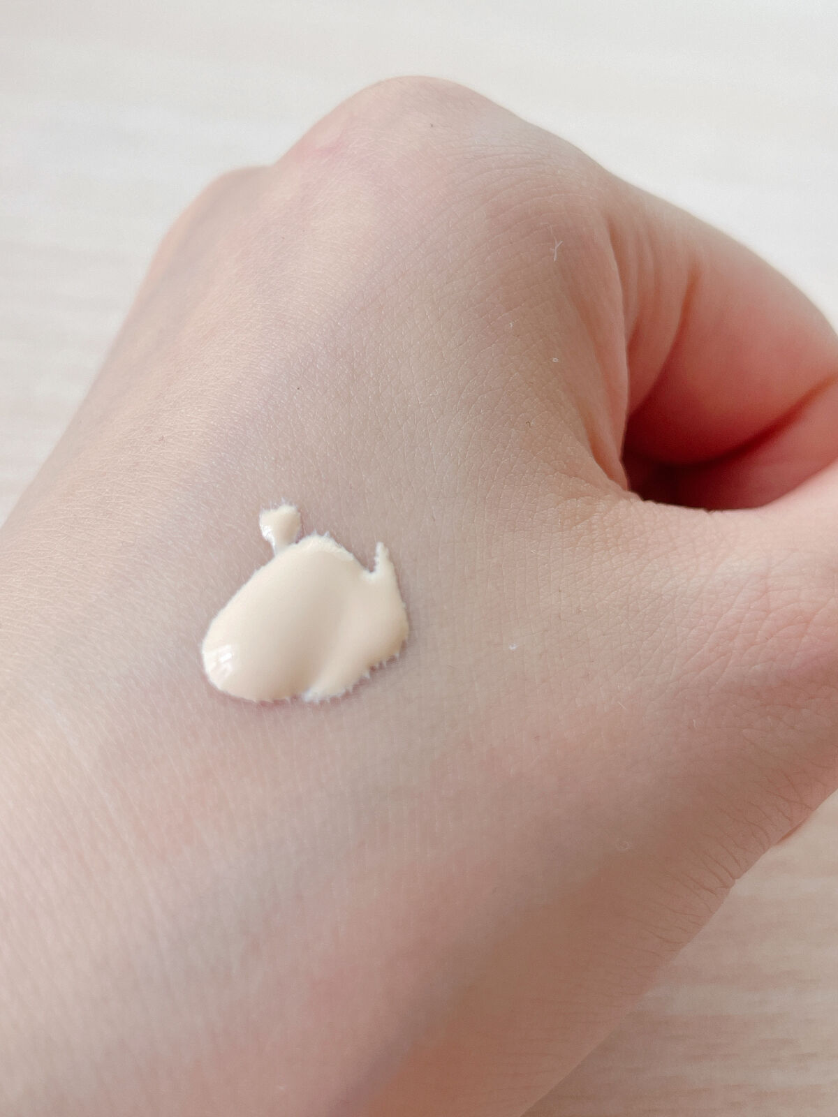 【旧】ディオールスキン フォーエヴァー スキン ヴェール 001/Dior/化粧下地を使ったクチコミ（2枚目）