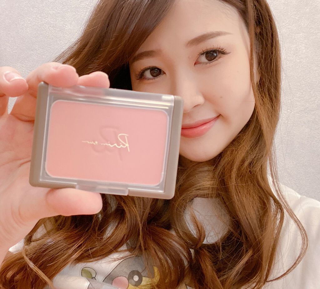 指原莉乃さんプロデュースのコスメ✨

Ririmew
ヴェールグロウチーク 03 シェルピンク

指原莉乃さんのYouTubeを拝見していたら登場し、なんて素敵なカラーなんだと楽天で購入しました（その後プラザで売っているのを見かけました）
