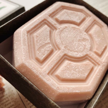 サヴォン・スゥペールファン チュベローズ・デュ・メキシク/オフィシーヌ・ユニヴェルセル・ビュリー/洗顔石鹸を使ったクチコミ(2枚目)