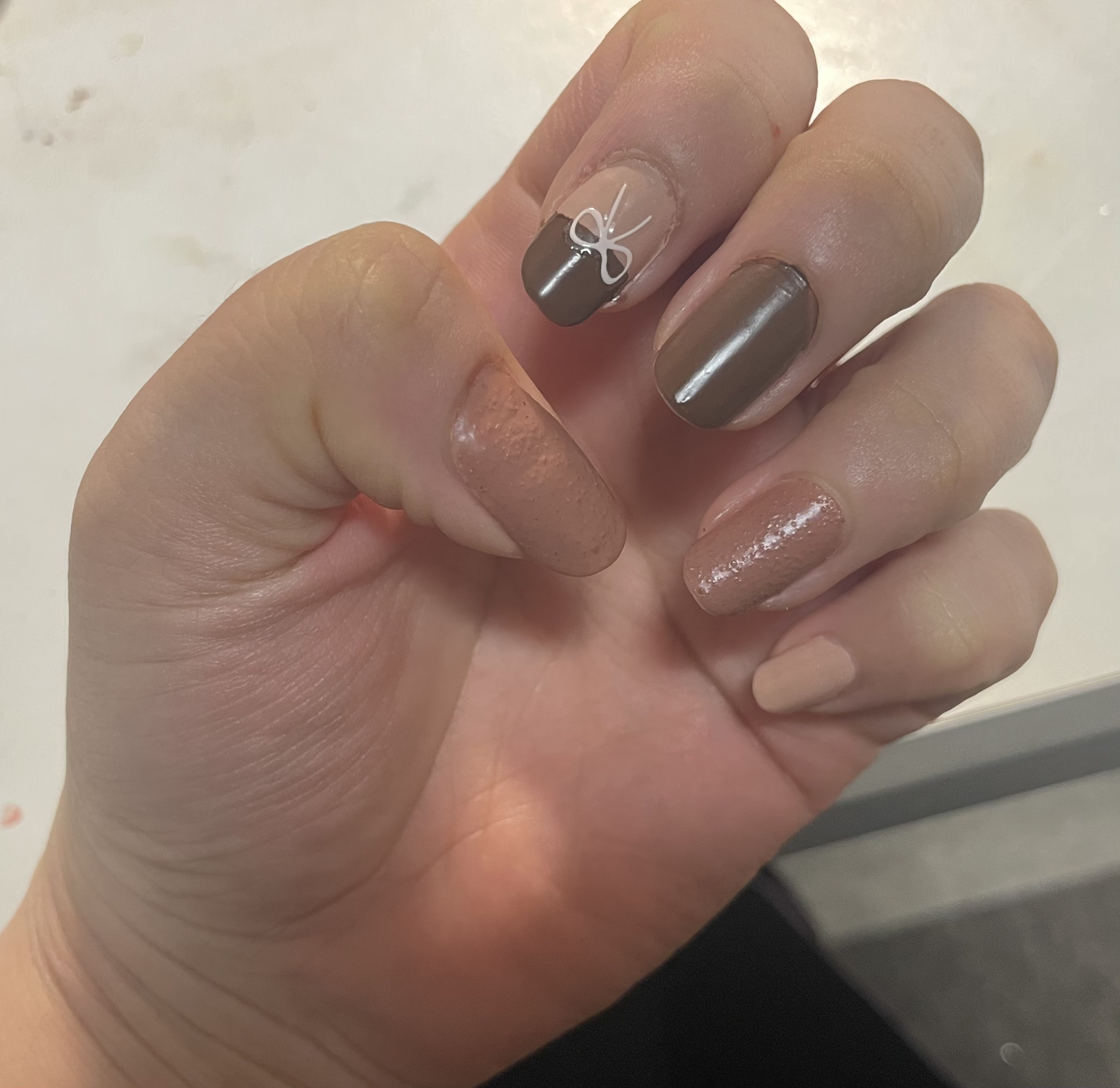 ネイルホリック リミテッドカラー Winter Sweet Biscuit PK869 ルビークランチ /ネイルホリック/マニキュアを使ったクチコミ（1枚目）