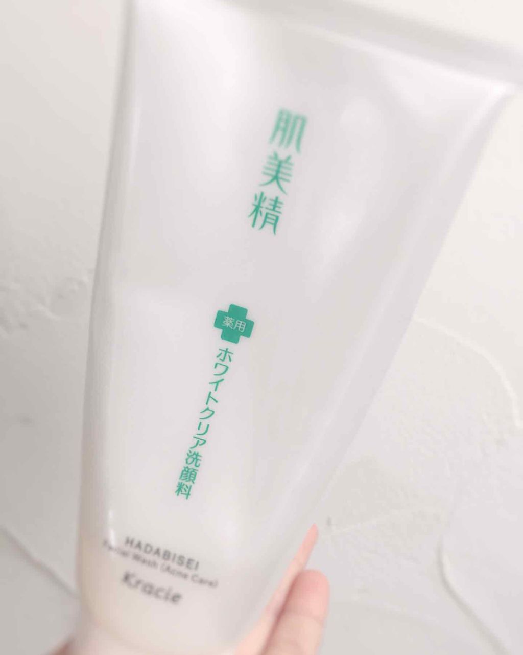 肌美精 大人のニキビ対策 薬用ホワイトクリア洗顔料のクチコミ「肌美精 薬用 ホワイトクリア洗顔料

🦄透明タイプの泡立てて使う洗顔料で泡はかなり立ちやすいで.....」（1枚目）