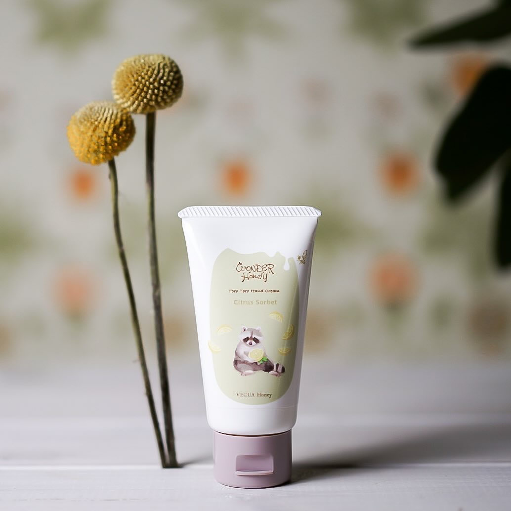 ワンダーハニー とろとろハンドクリーム すっきり果実のブラックティー/VECUA Honey/ハンドクリームを使ったクチコミ（3枚目）