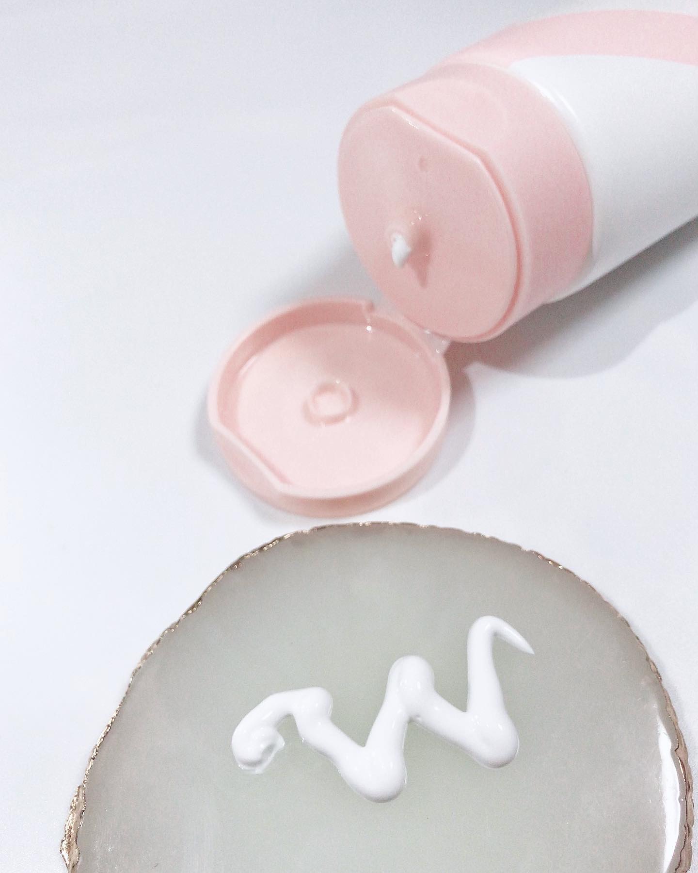 GLOW WHITENING TONE-UP FACE & BODY CREAM/Dr.Viuum/フェイスクリームを使ったクチコミ（2枚目）