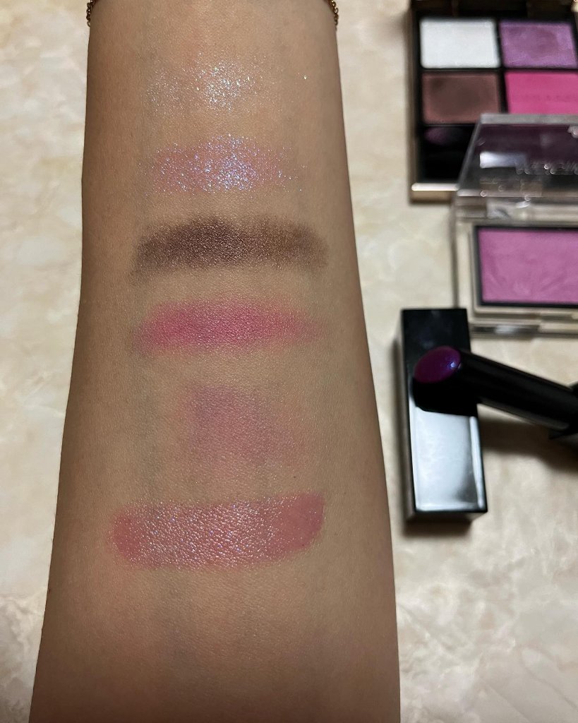 アディクション ザ ブラッシュ マット 010M Orchid Dusk/ADDICTION/パウダーチークを使ったクチコミ（2枚目）