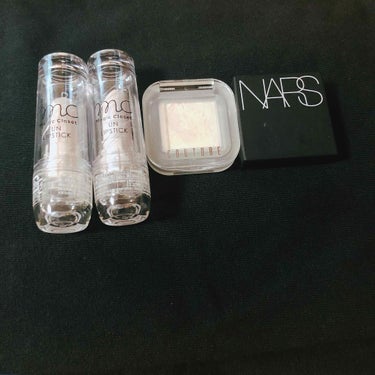 こんにちは🌞
今回は今話題の似ている商品を比較してみました✨

🌱NARS デュアルインテンシティーアイシャドー 1928 カシオペア

🌱アピュ クチュールアイシャドウ メルティド
16 TAILOR