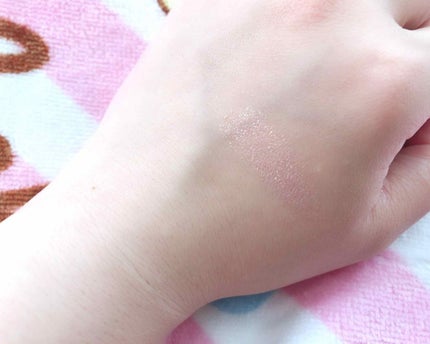 プリズム パウダーアイカラー/リンメル ロンドン/単色アイシャドウを使ったクチコミ(3枚目)