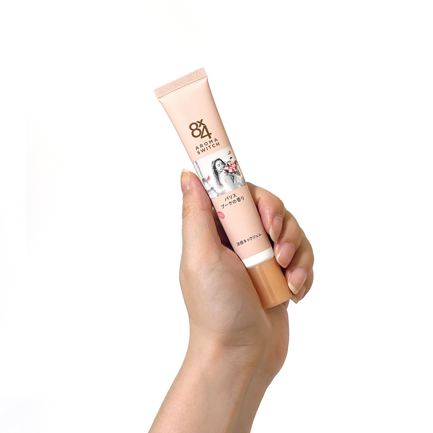 8x4 アロマスイッチ 涼感ネックジェル パリスブーケの香り/８ｘ４/デオドラント・制汗剤を使ったクチコミ（2枚目）