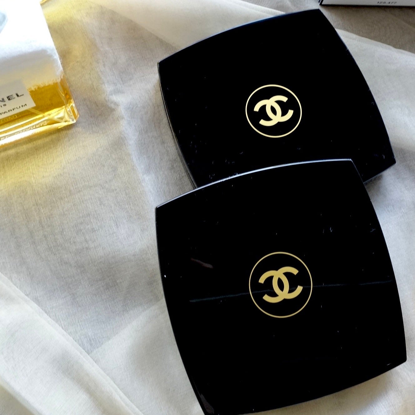 限定アイシャドウパレット】エンチャンテッド ナイト|CHANELの 限定アイシャドウパレット】エンチャンテッド ナイト|CHANELの