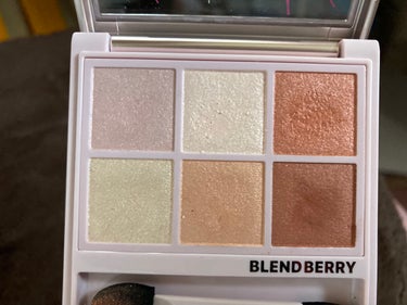 BLEND BERRY オーラクリエイションのクチコミ「BLEND BERRY　オーラクリエイション
思わせぶりオーラのしかけ💕
色と質感自由に操る .....」（2枚目）