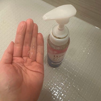 LUX ラックス バスグロウ リペア&シャイン ヘアブースターのクチコミ「シャントリとヘアブースターの3点セットで使いました!
シャンプーとトリートメントの間に使うなん.....」(2枚目)