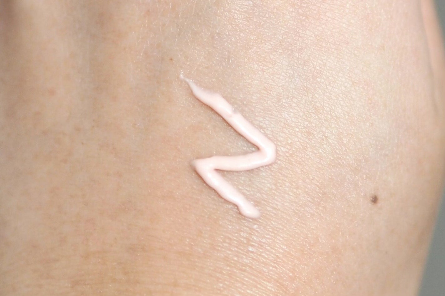 デリケートシルクベールアートプライマー/TFIT/化粧下地を使ったクチコミ(4枚目)