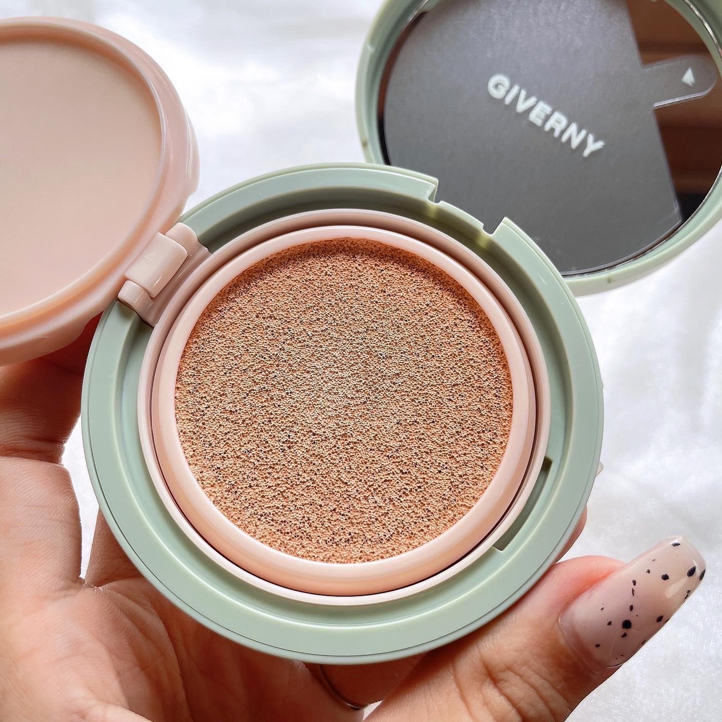 密着カバークッション/GIVERNY/クッションファンデーションを使ったクチコミ(3枚目)