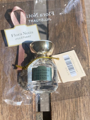 Flora Notis JILL STUART ホワイトローズ オードパルファンのクチコミ「
Flora Notis JILL STUART
ホワイトローズ オードパルファン  5ml
.....」（1枚目）