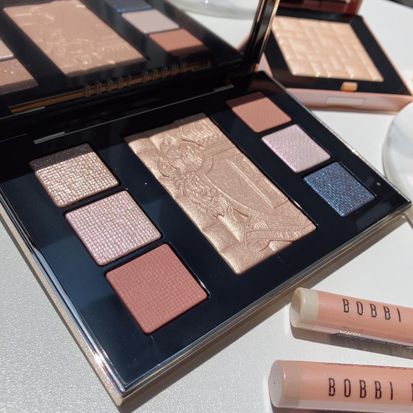 ハイライティング パウダー #L35 クォーツグロウ【ムーンストーン グロウ コレクション限定パッケージ】/BOBBI BROWN/パウダーハイライトを使ったクチコミ（2枚目）