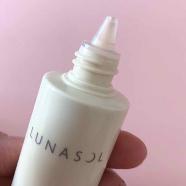 LUNASOL カラープライマーのクチコミ「本日は秋冬用に購入した化粧下地
ルナソル カラープライマー
30ml SPF25 PA++
3.....」（2枚目）