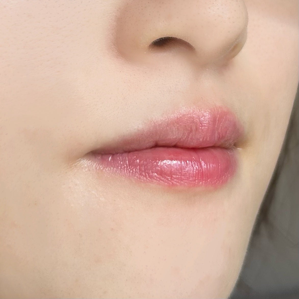 アンドバイロムアンド グラッシーボムティント/&nd by rom&nd/リップティントを使ったクチコミ(4枚目)