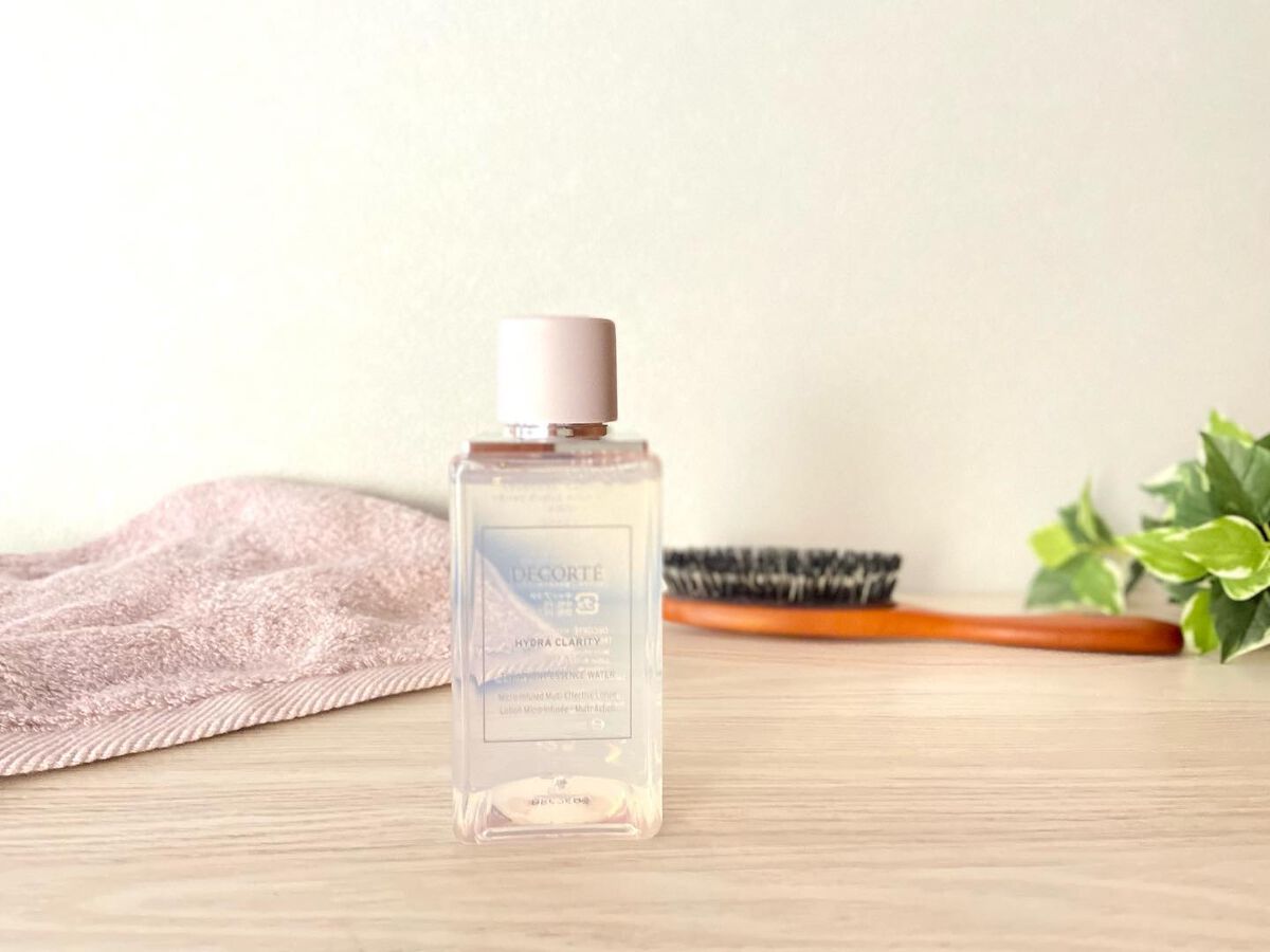 .
最近使ってよかったアイテム✐☡

コスメデコルテさんのイドラクラリティ　薬用 トリートメント エッセンス ウォーターです！

肌を潤いで満たし、限りなく澄み渡る透明感を与える新成分「美肌糖」を配合しており、
透明感があふれるみずみずしく