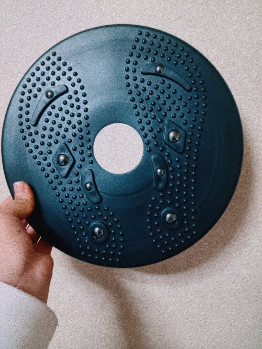 ひな❦ on LIPS 「今回はダイソーで買った筋トレグッズを1つ紹介したいと思います!..」(3枚目)