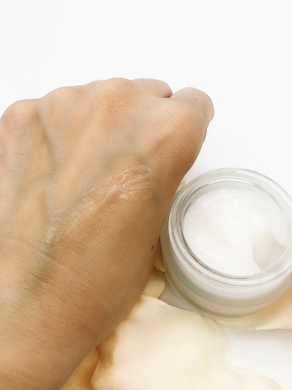 ローズウォーター スリーピングマスク/FEMMUE/フェイスクリームを使ったクチコミ(3枚目)