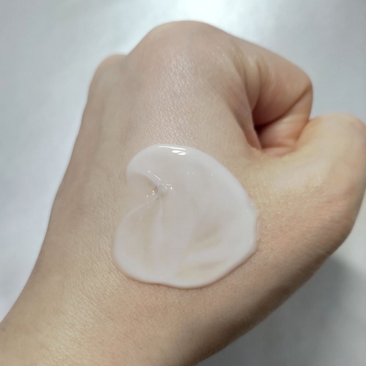 ハンドクリーム さくらの香り N/フィアンセ/ハンドクリームを使ったクチコミ(2枚目)