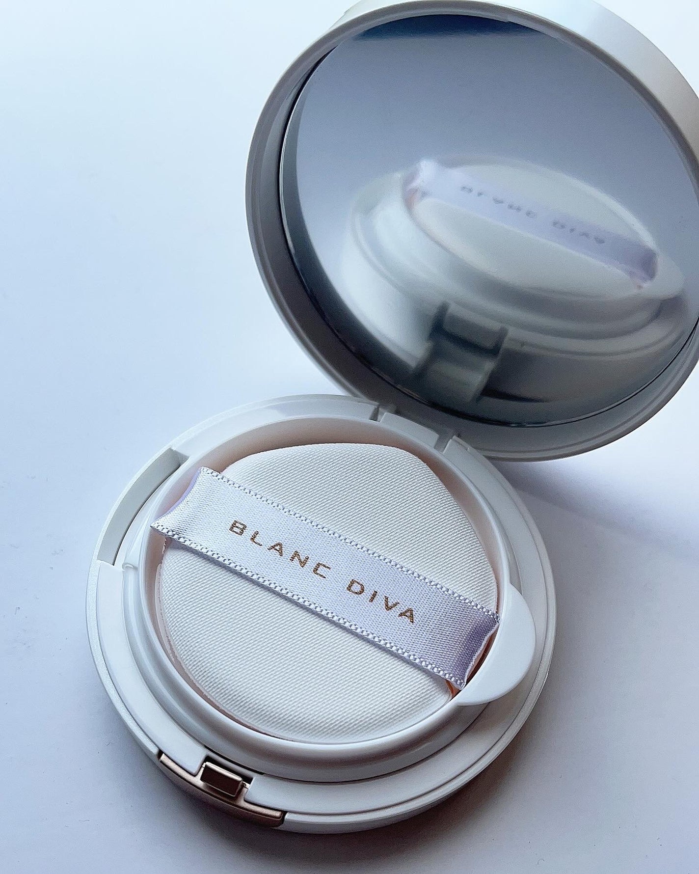 GLEAM COVERAGE CUSHION/BLANC DIVA/クッションファンデーションを使ったクチコミ(2枚目)