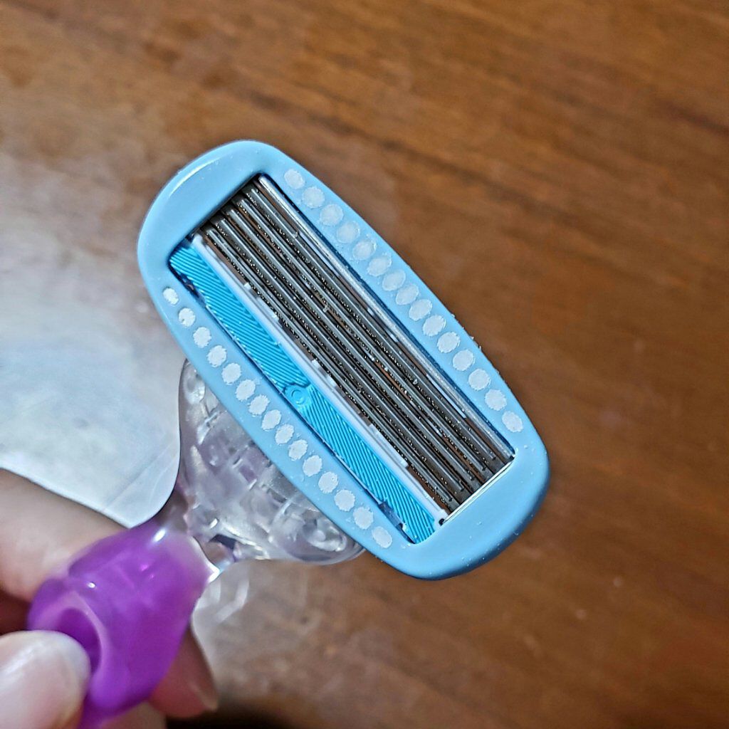 ハイドロシルク ホルダー （刃付き＋替刃１コ）/ハイドロシルク/シェーバーを使ったクチコミ（3枚目）