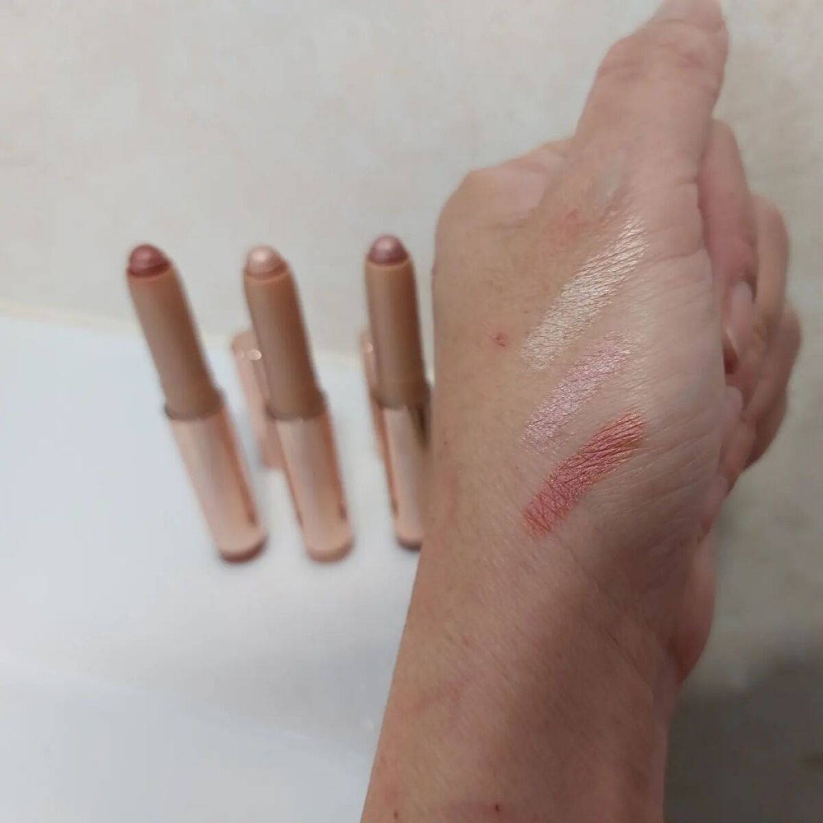 ローズグロウ リフレクションズ キャビアスティック トリオ/ローラ メルシエ/スティックアイシャドウを使ったクチコミ（1枚目）