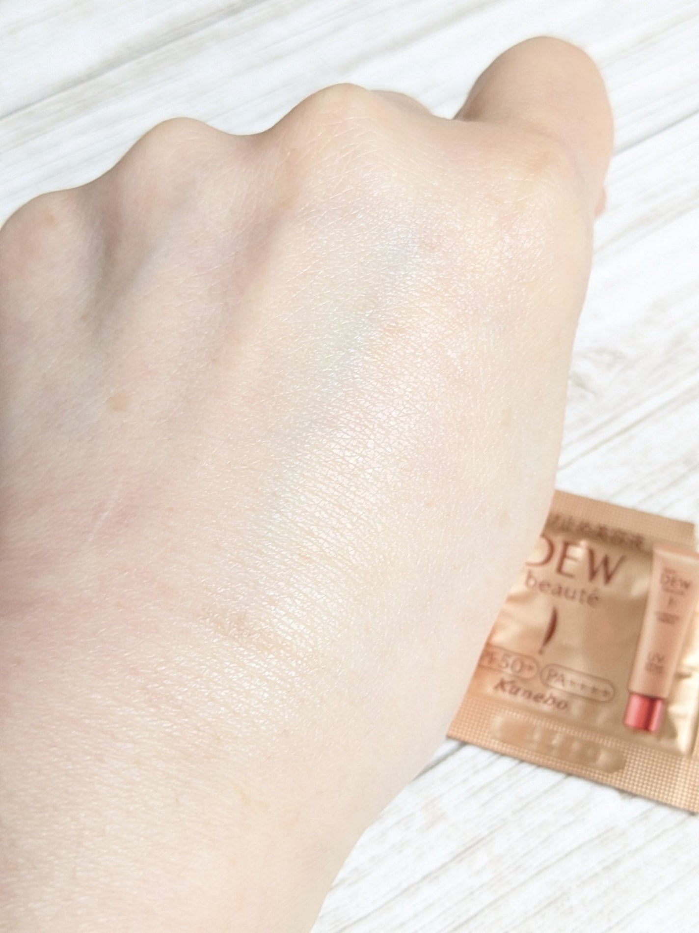 UVプロテクトエッセンス/DEW ボーテ/日焼け止め・UVケアを使ったクチコミ(3枚目)