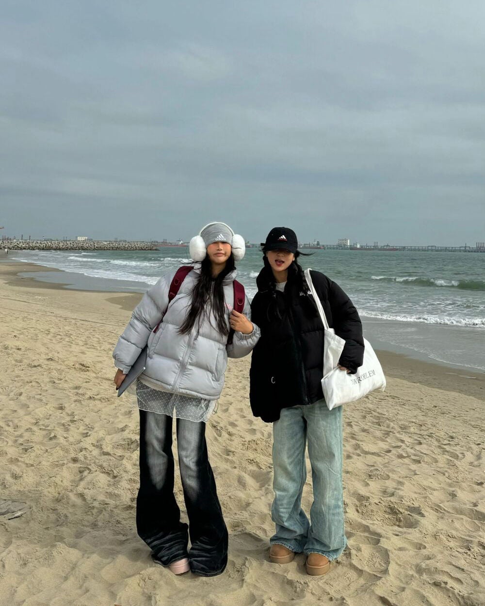 ひとみ on LIPS 「親友と会うの楽しみだ#コーデ#ファッション#韓国コーデ#韓国雑..」(5枚目)