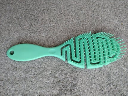 ☆咲弥☆ on LIPS 「1つ前の投稿で髪を乾かした時に使用したブラシです!SHEINで..」(2枚目)