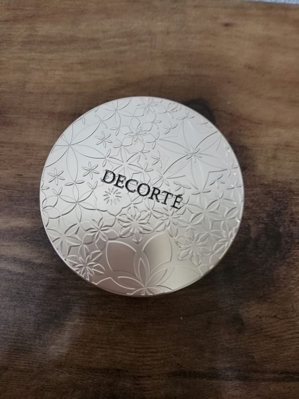 フェイスパウダー/DECORTÉ/ルースパウダーを使ったクチコミ（1枚目）